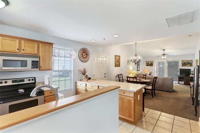 Property image 2 at 312 Oak Knoll Court, Seneca, SC 29678