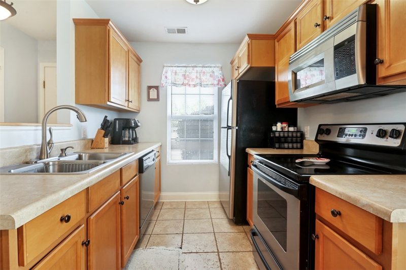 Property image 4 at 312 Oak Knoll Court, Seneca, SC 29678