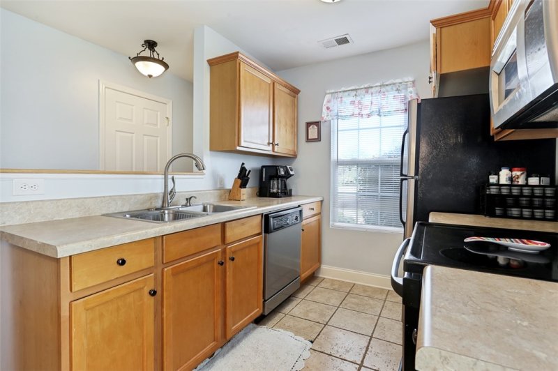 Property image 5 at 312 Oak Knoll Court, Seneca, SC 29678