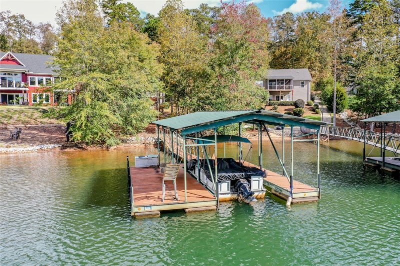 Property image 4 at 230 Waters Edge Lane, West Union, SC 29696