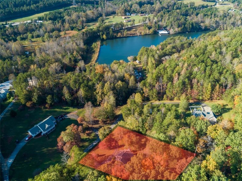Property image 2 at 208 Paramount Drive, Six Mile, SC 29682