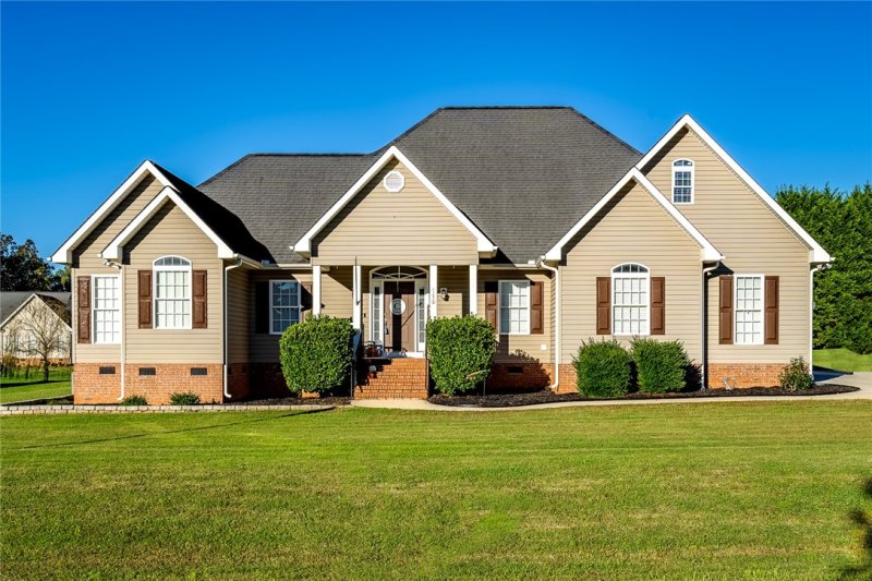 Property image 2 at 119 Landau Lane, Anderson, SC 29625