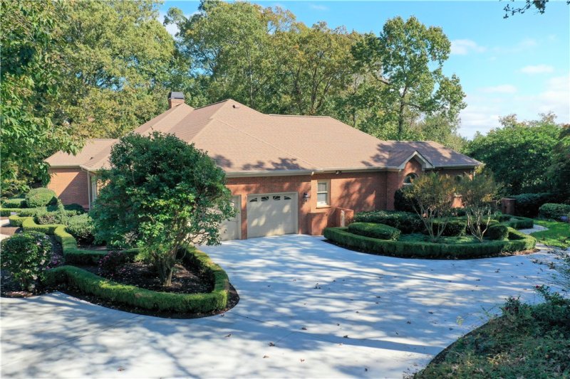 Property image 3 at 1002 Thornehill Drive, Anderson, SC 29621