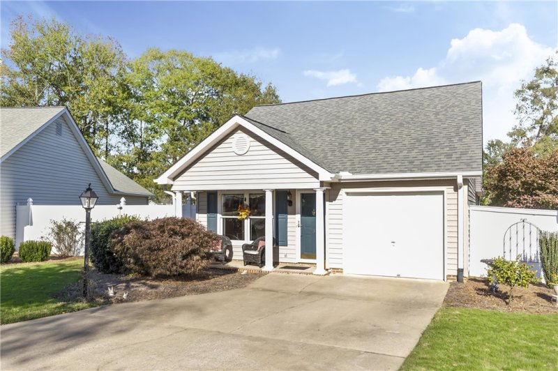 Property image 2 at 131 Brittania Circle, Anderson, SC 29621