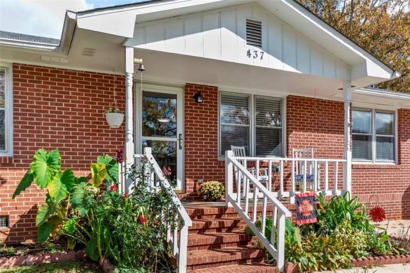 Property image 2 at 437 Elm Street, Pendleton, SC 29670