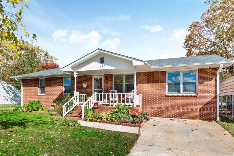 Property image 3 at 437 Elm Street, Pendleton, SC 29670