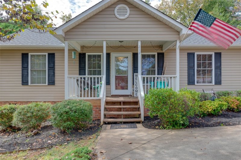 Property image 3 at 212 Dean Street, Pickens, SC 29671