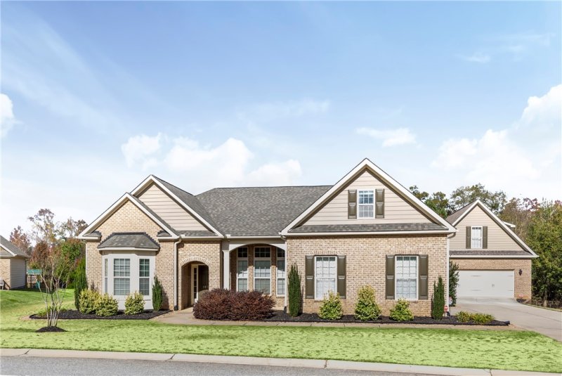 Property image 2 at 1015 Hillcrest Court, Anderson, SC 29621