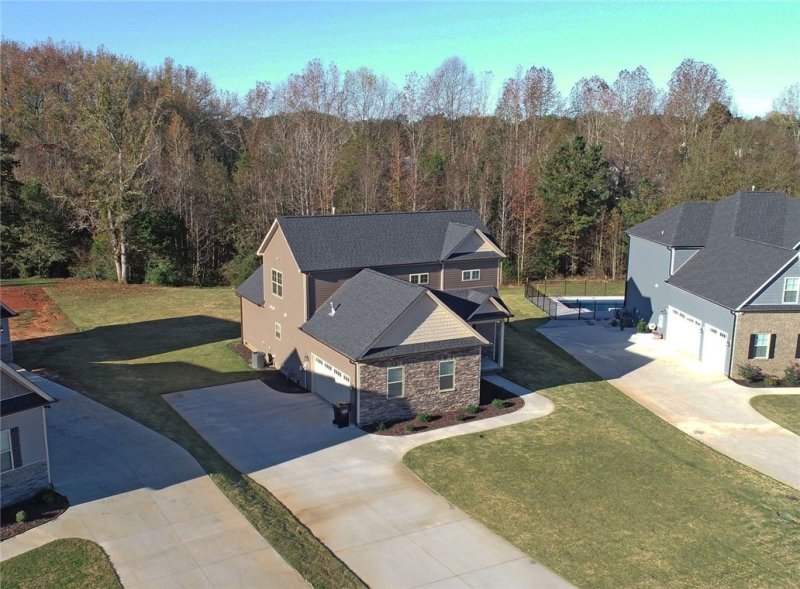 Property image 2 at 12 Stetson Drive, Anderson, SC 29625