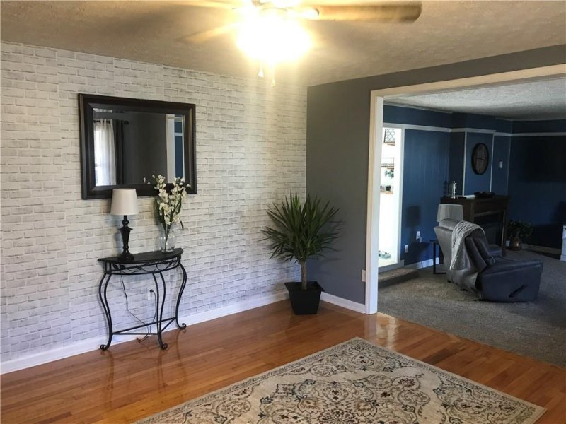 Property image 3 at 424 Sherwood Drive, Seneca, SC 29678