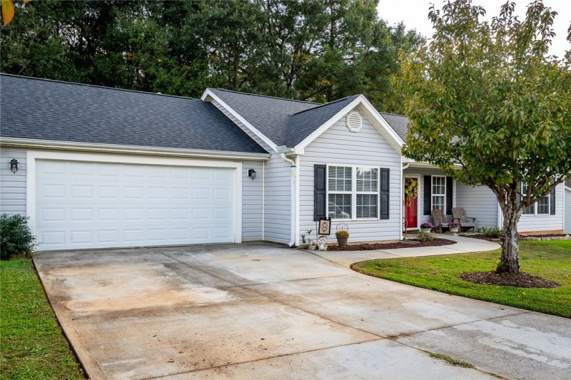 Property image 2 at 319 Monti Drive, Anderson, SC 29625