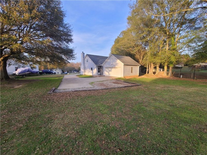 Property image 2 at 105 Laurel Walk, Piedmont, SC 29673