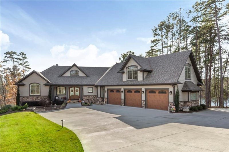 517 Pointe West Drive