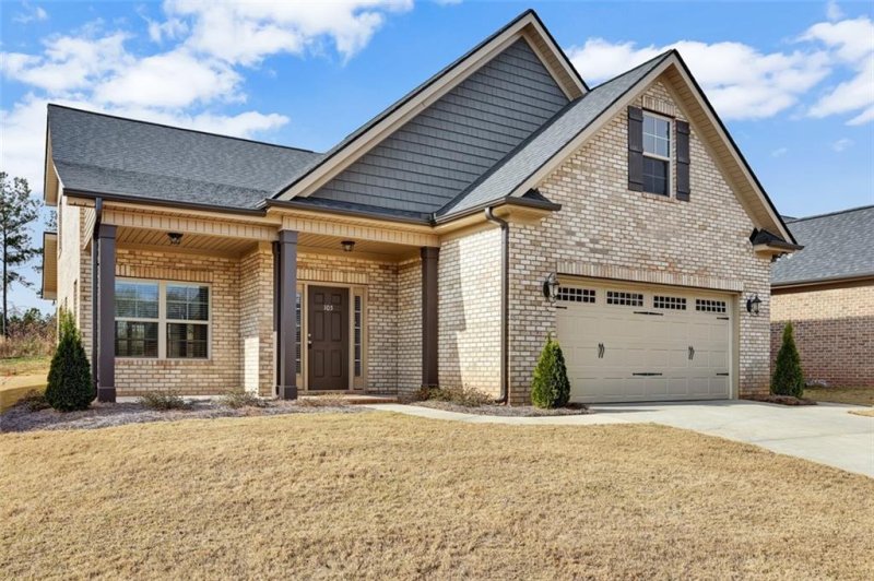 Property image 2 at 105 Pleasant Hill Drive, Easley, SC 29642