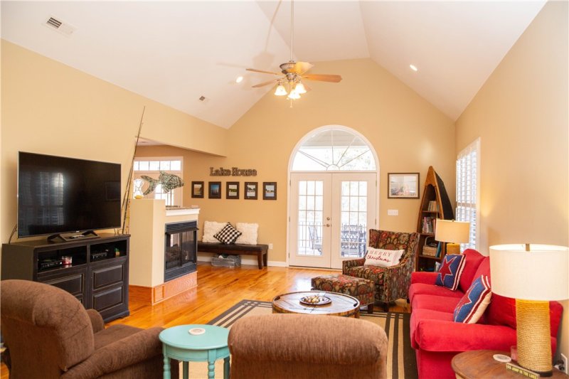 Property image 5 at 335 Stardust Lane, Seneca, SC 29672