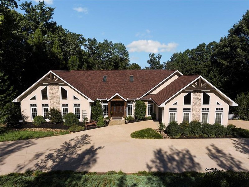 1101 Rochester Highway