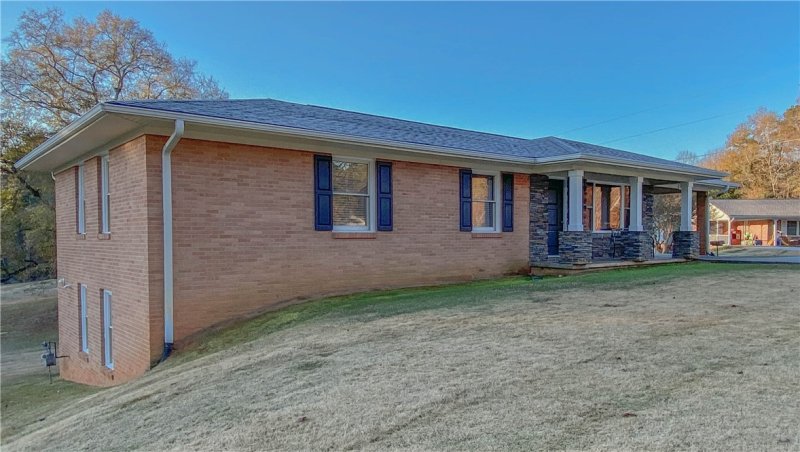 Property image 2 at 720 Pickett Post Road, Walhalla, SC 29691