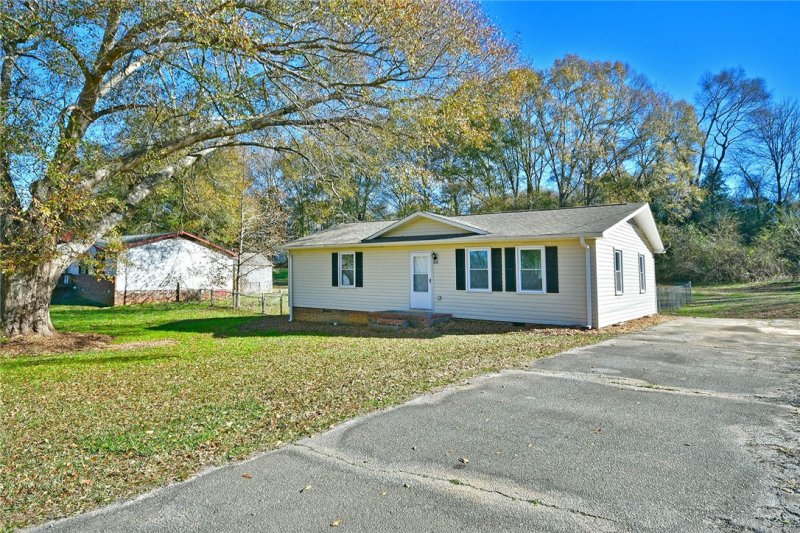 Property image 2 at 206 Springdale Avenue, Liberty, SC 29657