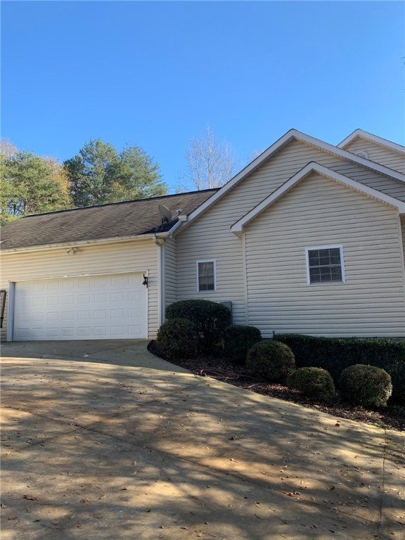 Property image 3 at 403 Autumn Trace Lane, Seneca, SC 29678