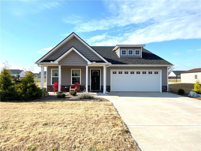 Property image 3 at 1012 Stoneham Circle, Anderson, SC 29626