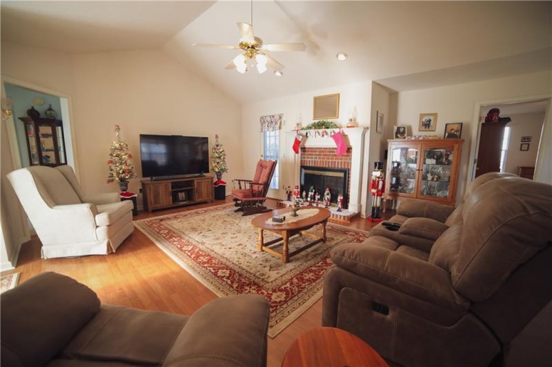 Property image 3 at 106 Woodbridge Court, Anderson, SC 29621