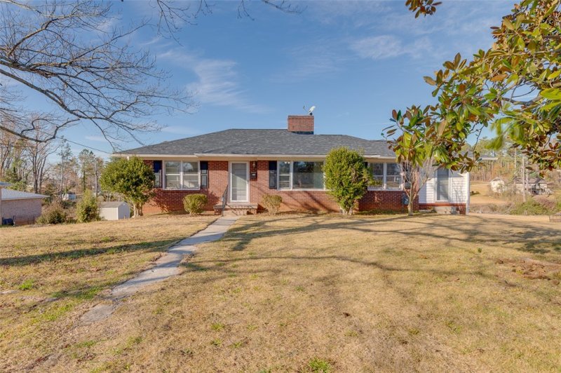 Property image 2 at 614 Pine Street, Seneca, SC 29678