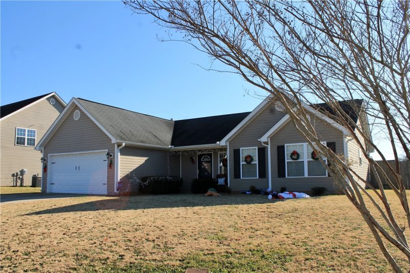 Property image 2 at 107 Baltic Avenue, Anderson, SC 29621