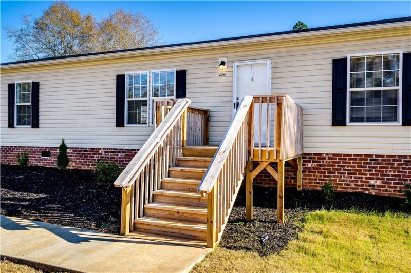 Property image 4 at 106 Twin Oaks Court, Iva, SC 29655