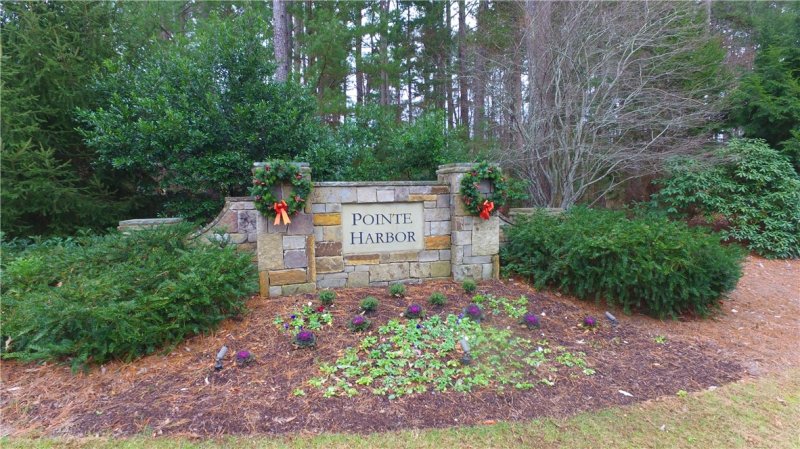 Property image 2 at 519 Pointe West Drive, Seneca, SC 29672