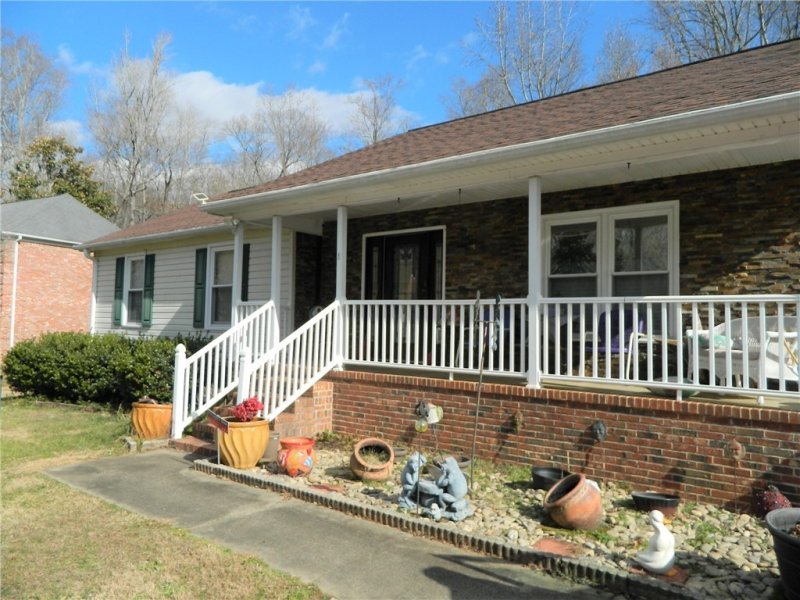 Property image 2 at 532 Indian Trail, Taylors, SC 29687