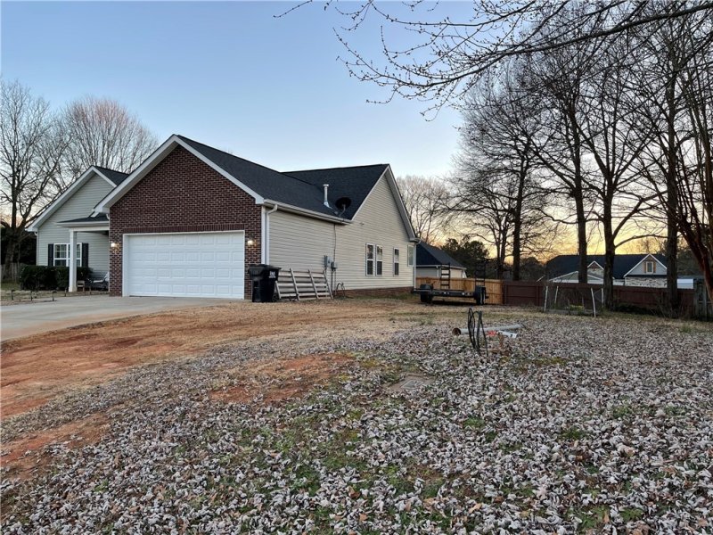 Property image 4 at 114 Amberwood Drive, Anderson, SC 29621