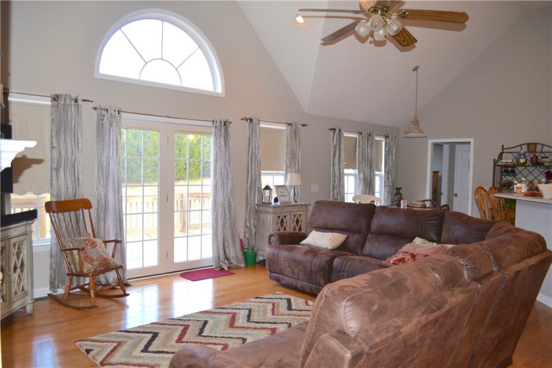 Property image 4 at 216 Saddlebrook Avenue, Pickens, SC 29671