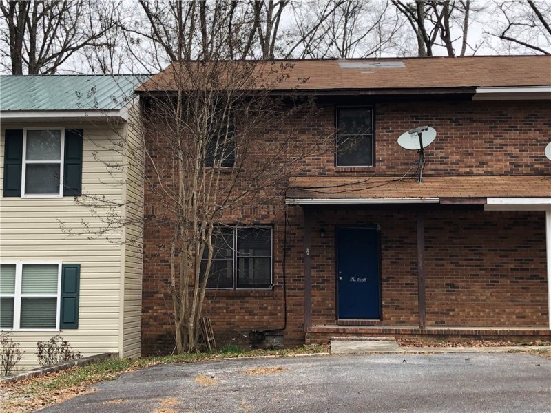 805B Creekside Drive