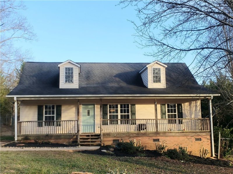 Property image 2 at 307 Dean Street, Pickens, SC 29671