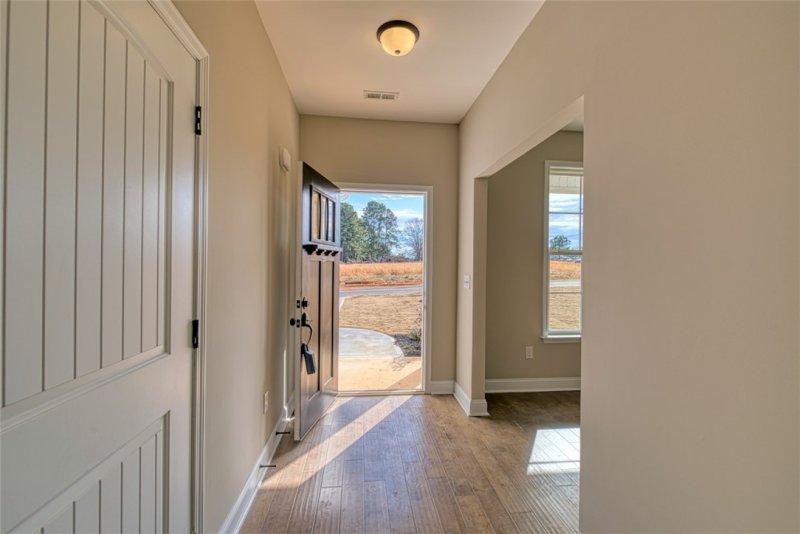 Property image 3 at 103 Carolina Drive, Piedmont, SC 29673
