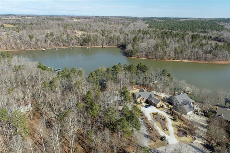 Property image 3 at 133 Moonlight Drive, Fair Play, SC 29643