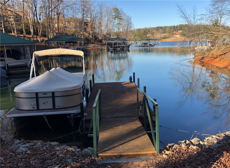 Property image 2 at 212 Winding Oaks Drive, Seneca, SC 29672