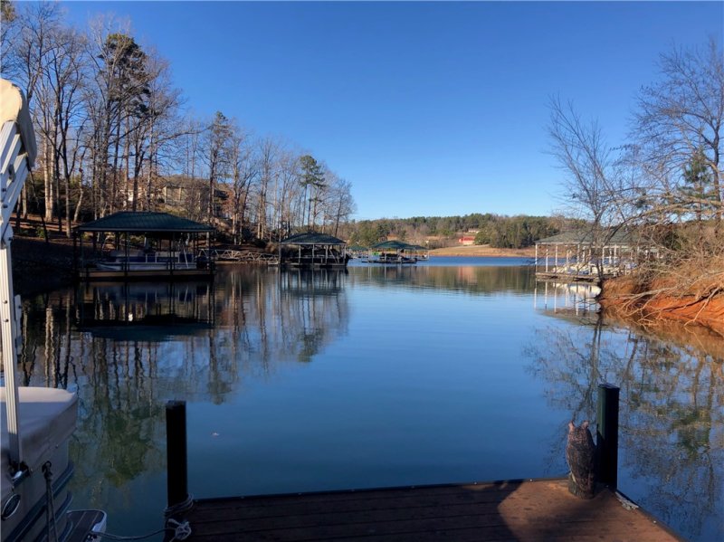 Property image 3 at 212 Winding Oaks Drive, Seneca, SC 29672