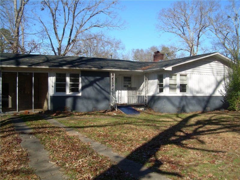 109 TANGLEWOOD Drive