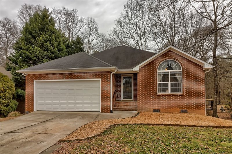 113 Woodbridge Court