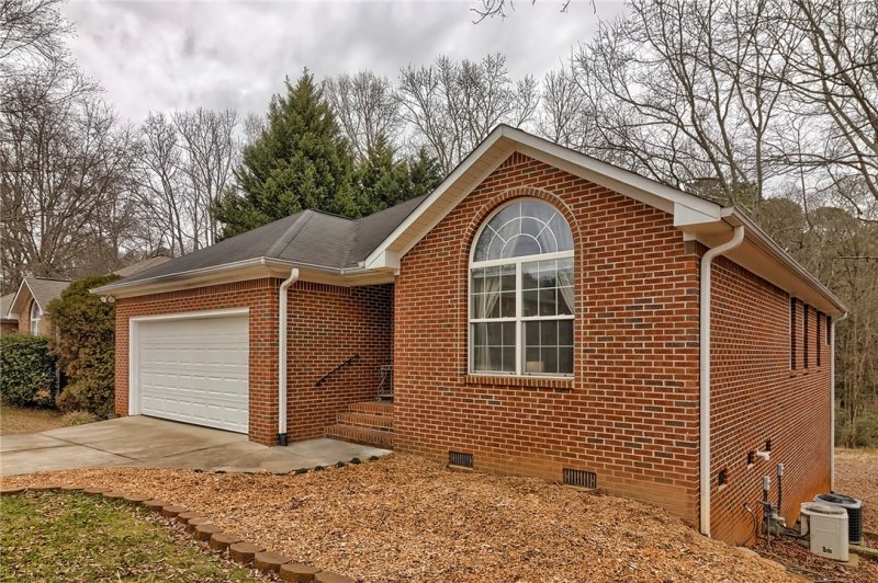 Property image 2 at 113 Woodbridge Court, Anderson, SC 29621