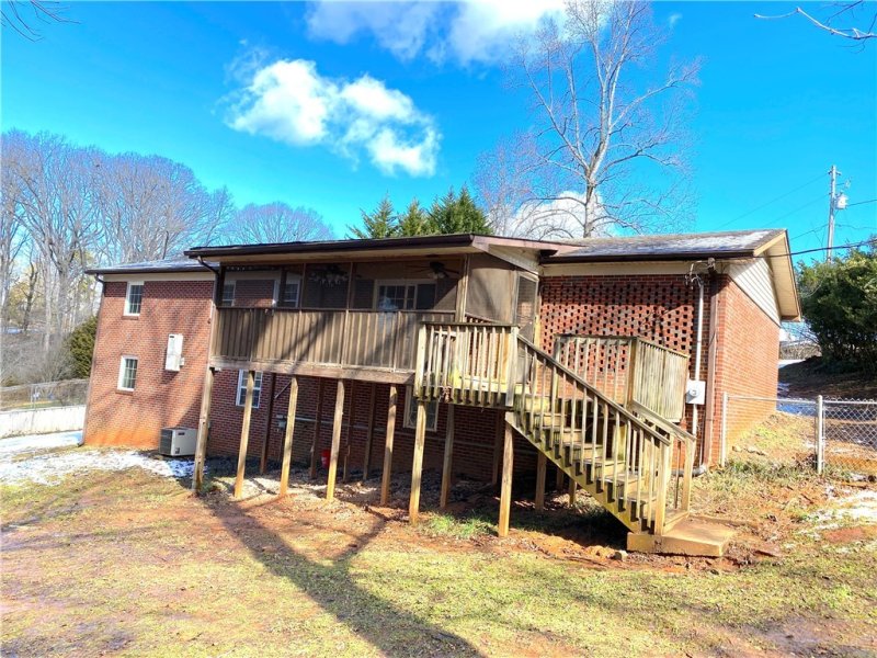 Property image 2 at 409 Springwood Drive, Seneca, SC 29672