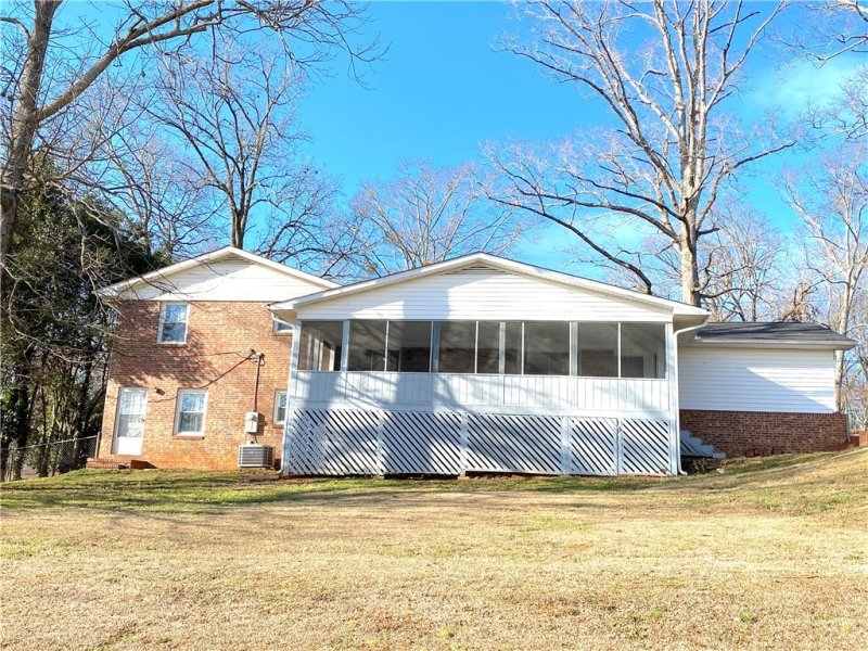 Property image 3 at 408 Fernwood Drive, Seneca, SC 29678