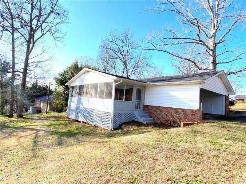 Property image 4 at 408 Fernwood Drive, Seneca, SC 29678