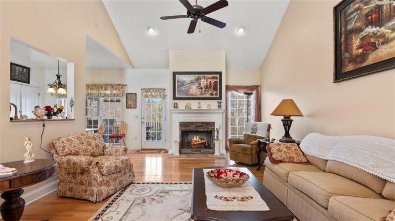 Property image 4 at 241 Stone Pond Way, Seneca, SC 29678