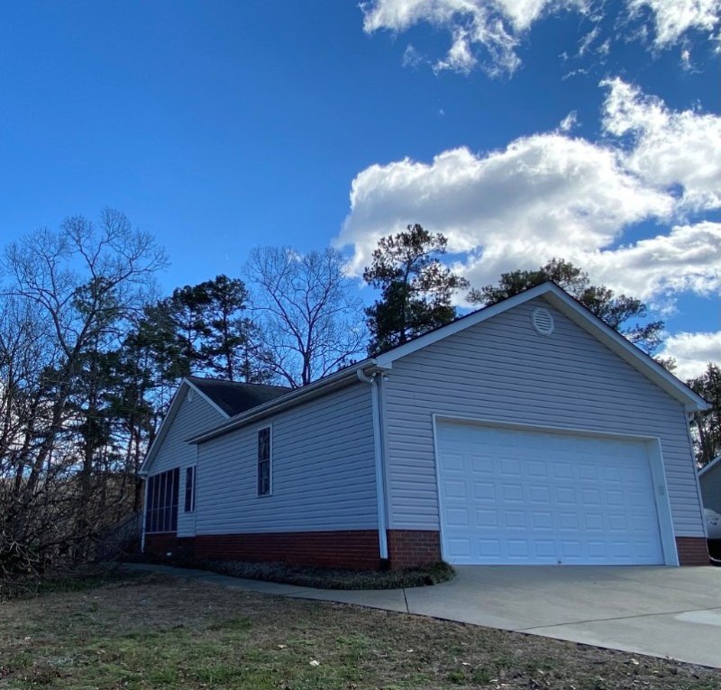 Property image 2 at 224 Bay Ridge Drive, Townville, SC 29689