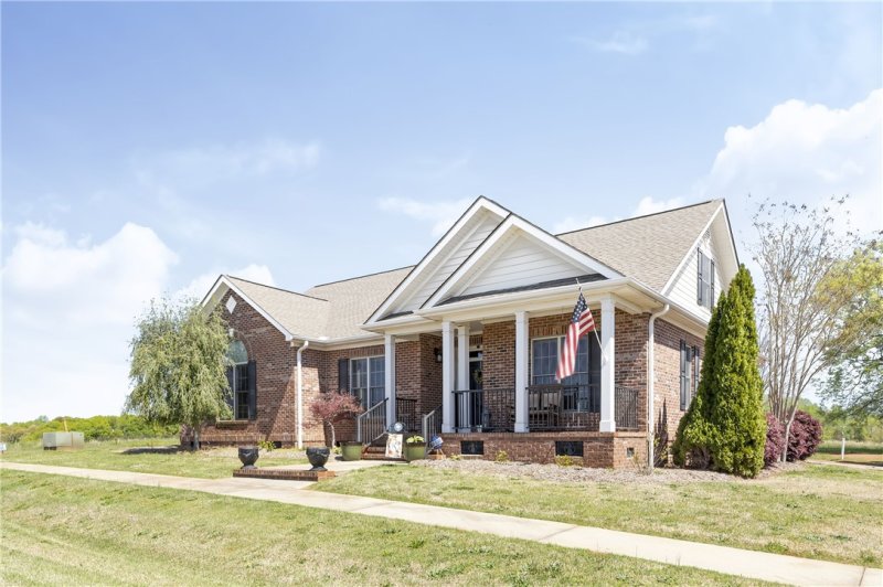 Property image 2 at 102 Village Main, Anderson, SC 29621