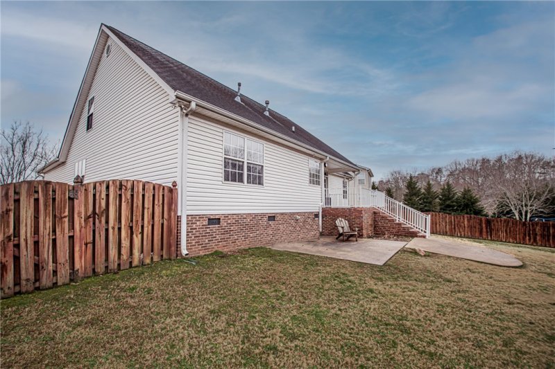 Property image 3 at 404 Winding Brook Court, Greenville, SC 29617