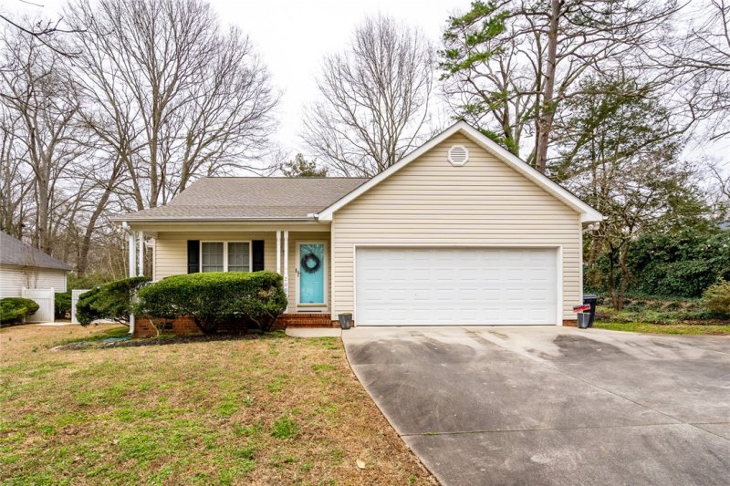 Property image 2 at 2902 POPE Drive, Anderson, SC 29625