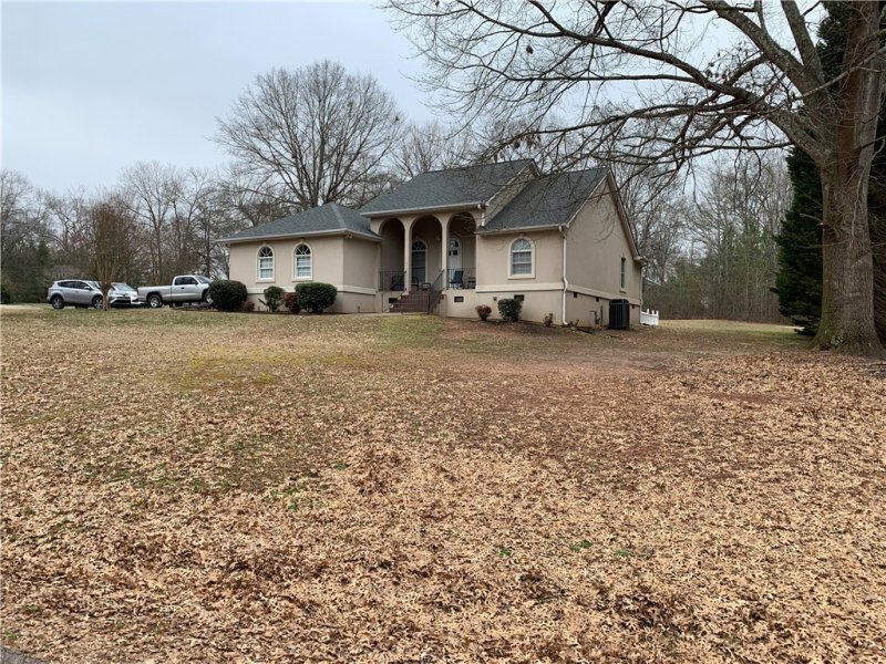 Property image 2 at 912 Meadow Lane, Anderson, SC 29621